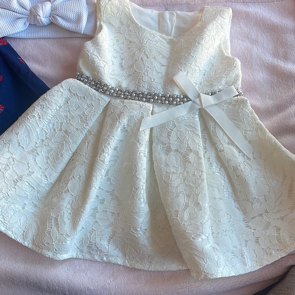 3 Month dresses baby girl like new - Picture 2 of 3